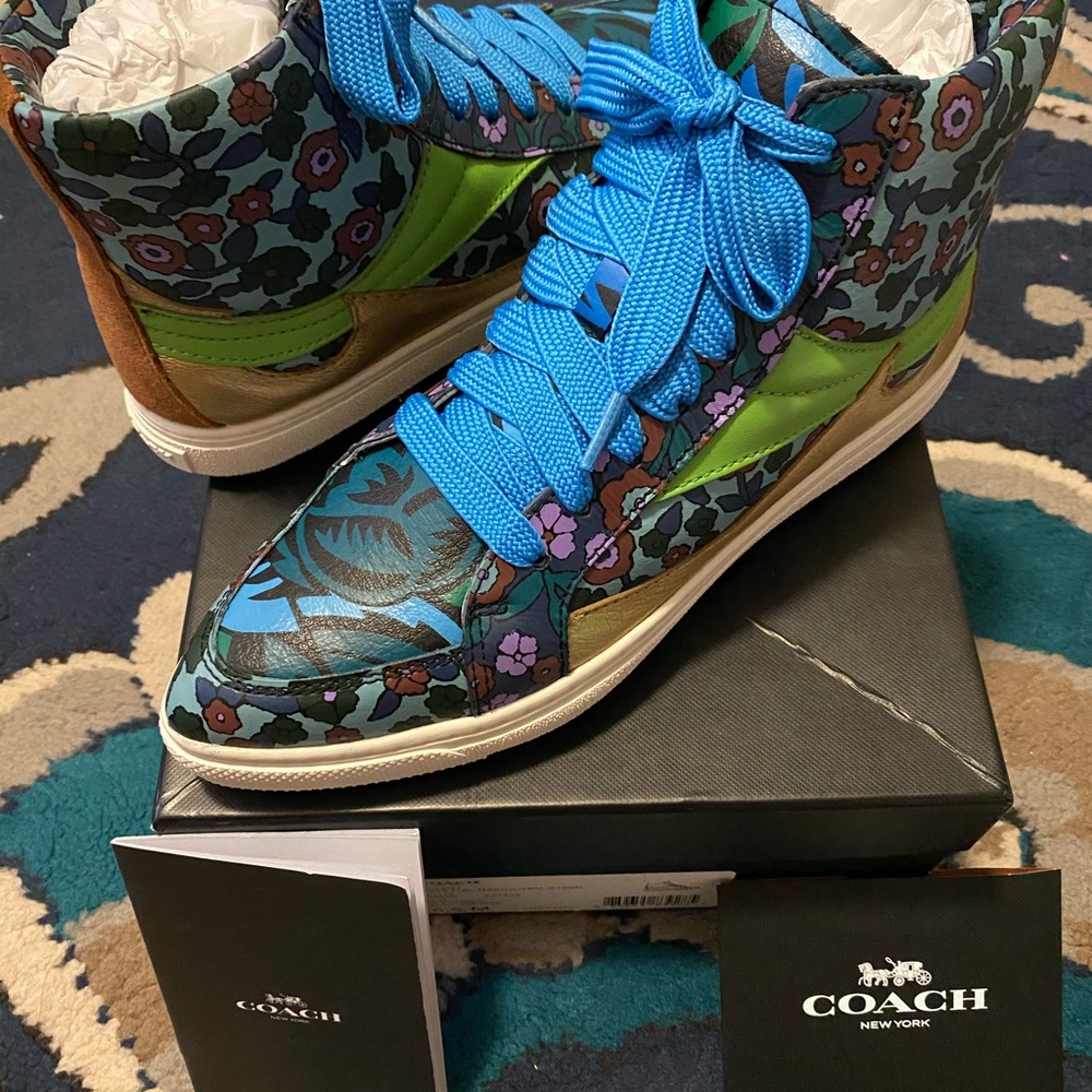 Coach Limited Edition - Picture 7 of 7